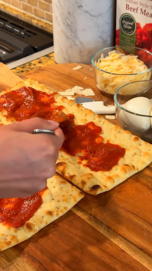🚨GIVEAWAY 🚨
 
Ready to sleigh your holiday hosting duties? We’re giving away the perfect appetizer trio - Mama Mancini’s Meatballs, Brooklyn Bred’s Pizza Crust and Mike’s Hot Honey® - to help you serve up crowd-pleasing apps without the kitchen chaos!🎉🔥
 
You could win...
🍕 Two 2-packs of traditional pizza crust from Brooklyn Bred
🍝 A 6-pack of Italian Sauce and Beef Meatballs from Mama Mancini’s⠀⠀
🍯 One bottle of Mikes Hot Honey® Original & One bottle of Mikes Hot Honey® Extra Hot⠀⠀⠀⠀⠀⠀
 
Here’s how to enter:
1️⃣ Like this post
2️⃣ Follow @bredinbk and @mamamancinis 
3️⃣ Comment tagging your friends (more comments = more entries!)
4️⃣ Share on Instagram stories for additional entries⠀⠀⠀⠀⠀⠀⠀⠀⠀
 
We’ll select 3 winners on 12/15! 

🔗 to complete rules in bio!

#giveaway #holidayhosting #flatbreadpizza
