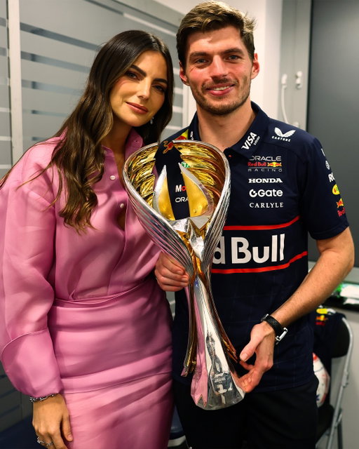 Even when he loses, he still wins 🏆

Agonisingly close to a fifth title, but Max still drove his heart out to take his 71st victory 💪

#F1 #Formula1 #AbuDhabiGP