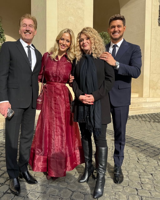 Standing before His Holiness, Pope Leo XIV, alongside my wife Lu, my parents and my friends was an experience beyond anything we could have dreamed of. To share a few moments with someone whose kindness, humility, and compassion have touched so many was truly unforgettable. This day has filled us with peace, hope and a renewed sense of faith and we are deeply grateful.

—

Stare di fronte a Sua Santità, Papa Leone XIV, insieme a mia moglie Lu, ai miei genitori e ai miei amici è stata un’esperienza che ha superato qualsiasi cosa avremmo potuto sognare. Condividere qualche momento con qualcuno la cui gentilezza, umiltà e compassione hanno toccato così tante persone è stato davvero indimenticabile. Questa giornata ci ha riempito di pace, speranza e un rinnovato senso di fede e ne siamo profondamente grati.

—

Estar ante Su Santidad el Papa León XIV, junto con mi esposa Lu, mis padres y amigos, fue una experiencia inimaginable. Compartir unos momentos con alguien cuya bondad, humildad y compasión conmovió a tantas personas fue verdaderamente inolvidable. Este día nos llenó de paz, esperanza y una renovada fe, y estamos profundamente agradecidos.