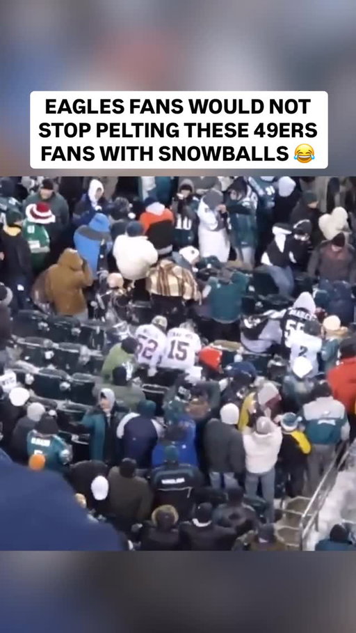 Eagles fans wouldn’t stop throwing snowballs at these 49ers fans - and some friendly fire happened along the way 😅

(🎥 via NFLonFOX / TT, h/t WallOfSpace / YT)