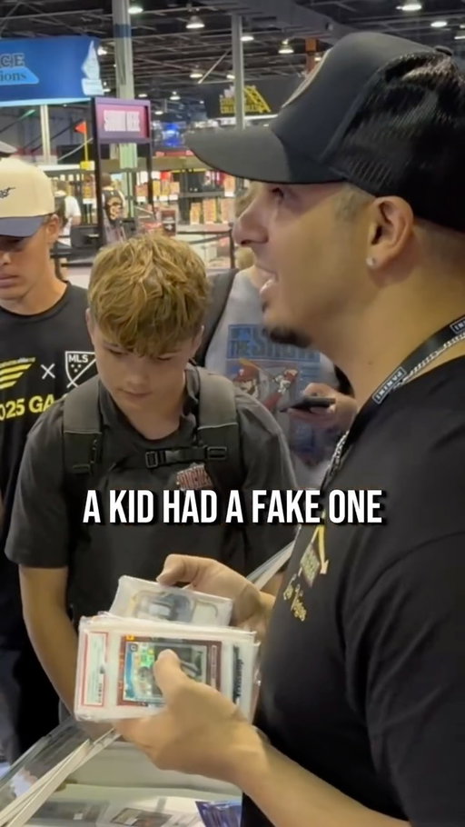 HE TRADED FOR A FAKE CARD 😱 With @daniel_tol_27 at the @nsccshow.
.
My Thoughts: As of roughly 6 months ago, fake cards have been making their rounds at card shows and I have seen them at literally every show I’ve done since. Normally being Downtowns. To most it’s pretty obvious, but for the beginners, the player on the card should be printed on top of the holographic foil, and should have no holo shine on the players body. If there is, then the card is fake. Keep an eye out! 
.
First time customers buying @arenaclub Slab Packs get 20% off using code TALON20.
.
@arenaclub x @talon_sportscards 
.
#sportscards