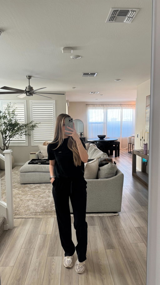 Breaking in the new house with a GRWM 🏡💚 scrubs are @jaanuu in limited color alpine green🤭