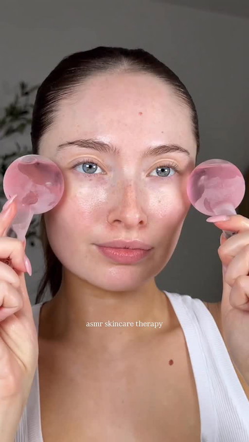 ASMR skincare therapy ☁️🧖🏽‍♀️🛁🫧

#grwm #skincaretherapy #asmrskincare