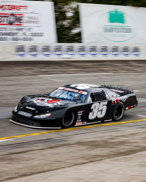 Strong Snowball Derby for the @fr8_racing 35 group. We raced our way in through the LCQ after a tough qualifying session and drove into the top 5, ultimately finishing 3rd. A great way to end the 2025 race season!