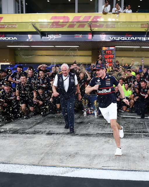 20 Years, 417 Races, 6 Constructors’ Championships, 8 Drivers’ Championships. 

Thank you, Helmut 💙

#F1 #RedBullRacing 

📸 @Vladimirrys || @GettyImages