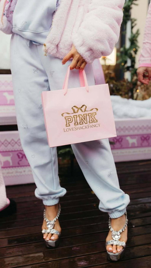 A full dose of @vspink x @loveshackfancy holiday magic. ✨🎀

We had a blast in Meatpacking celebrating the latest holiday collab. 🩷

#CNCexperiences