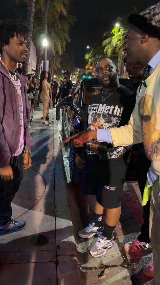 When y’all both selling something but one ruined the other sales 🤦🏾‍♂️😂🤣😭🤷🏾‍♂️ @pierrebourne @comicjwill