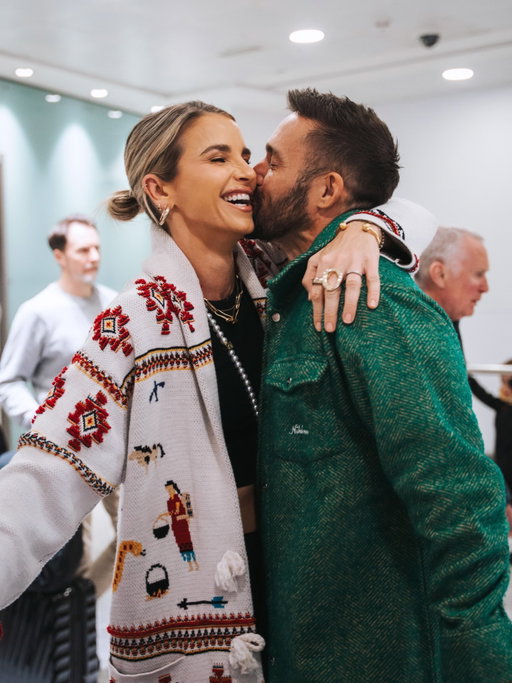 I’m home!!!!! My ❤️ @spencermatthews met me at the airport I don’t think I’ve ever had anyone wait for me in arrivals. So thrilled to be back and desperate to see the kids which is about ten minutes from now 😆😆😆