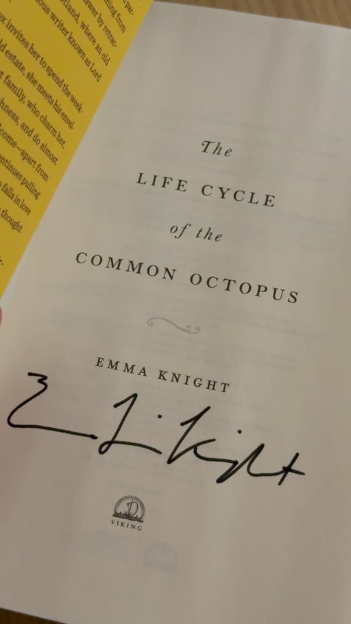 Little luxuries await: a signed copy of a @gillerprize acclaimed book, plush robes, Canadian-made amenities, sustainable bath products, and local Toronto art to make your stay feel truly special. 

#HyperLocal #LifeUnscripted #Toronto
