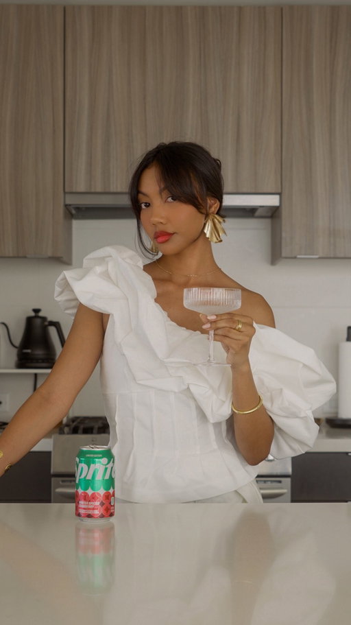 Tonight, I’m preparing my signature holiday drink from scratch. Here’s what you’ll need:

→ @sprite Winter Spiced Cranberry

Pour and enjoy. #ad
