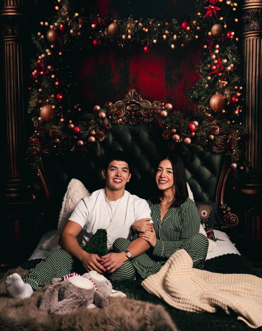 Our Christmas card to all of you 🎄

pictures by our friend @gioinparis