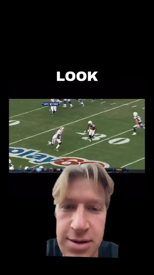 Turn around and see 3 footballs 😂

#NFL #Chargers #Football