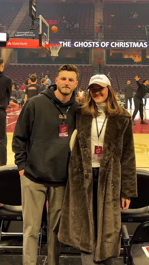 Unforgettable night at the @cavs game courtesy of @caesarssports + @caesarsrewards , upgraded access and premium perks!

#ad Sponsored by Caesars Rewards #LetEmKnow #Cleveland #Cavs #CaesarsRewards #CaesarsSportsbook