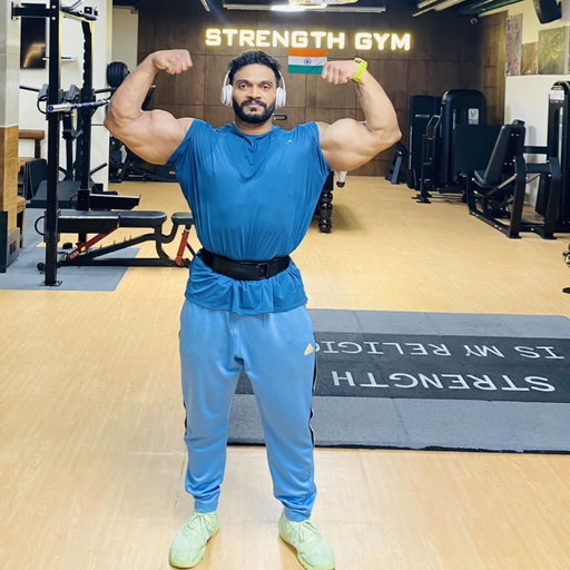 💪

@the.strengthgym_khar 
@one.science.nutrition.in 

#biceps#bodybuilding#hardwork#motivation#workout#gym#focus#dedication