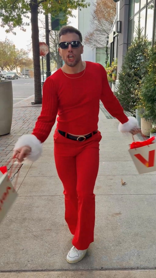 #verizonpartner So many great holiday gifts like phones, tablets, and watches for $0 from the most whimsical & romantic partner… @verizon 🫶🏻(Phone w/ new line on myPlan. Service plan req’d for watch & tablet)

Deal expired on 1/8