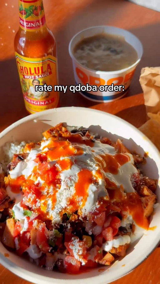giving the cholula hot & sweet chicken at @qdoba a 10/10, obviously ❤️‍🔥​

copy my bowl:
cilantro lime rice
black beans 
cholula hot and sweet chicken
pico de gallo 
sour cream 
cotija 
extra cholula