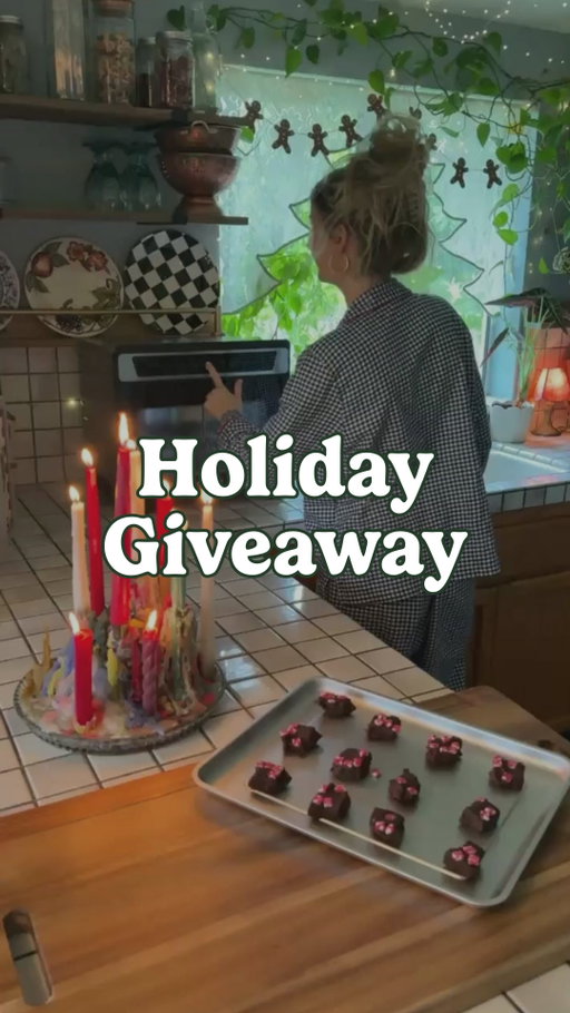 ***GIVEAWAY CLOSED***
✨ OUR HOLIDAY GIVEAWAY IS HERE ✨

We’re bringing more joy to your kitchen by giving one lucky winner (and the friend they tag!) a bundle of three NEW products to make holiday mornings (and days) extra joyful and fun:
🔥15-in-1 Extra-Large Digital Air Fryer Oven
🍨FastFreeze™ Ice Cream Maker
☕Custom Grind & Brew Single-Cup Coffee Maker

***ENTRIES NOW CLOSED***
✨ Follow @Cuisinart 
✨ Tag a friend (they must follow us too!)

Both the winner and their tagged friend will each receive all three products listed above. Winner and tagged friend will be contacted via direct message by 12/16/25.
No Purchase Necessary. 18+. 50 US/DC. Ends 12/14/25. For Rules, see comments.

#giveaway #entertowin #giveawayalert #holidaygiveaway #holidays