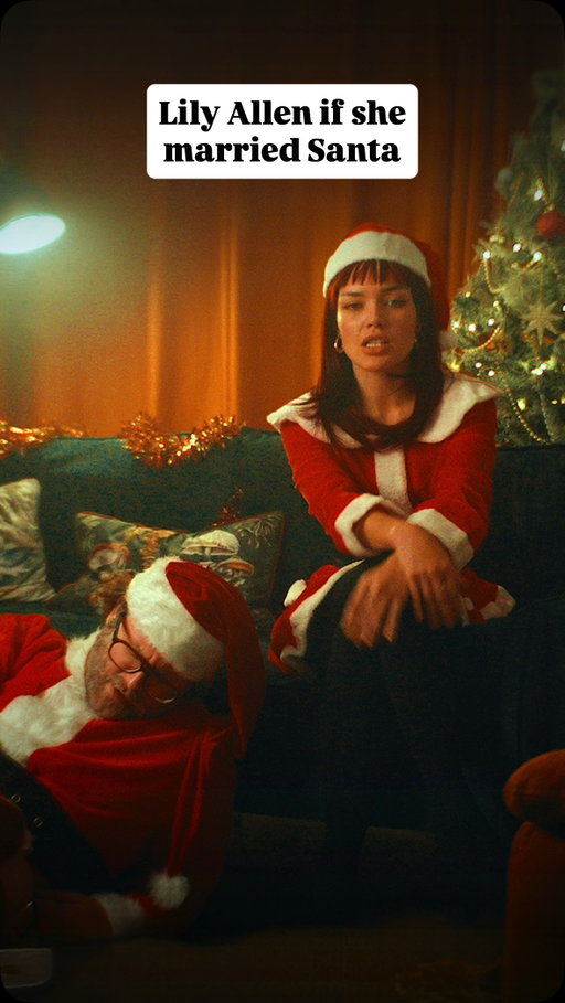 🎄‘CHRISTMAS LEAVE’🎄by SKINWIGS STREAMING EVERYWHERE NOW

Directed/Written by @mrsamoleary 
Lily Allen by @tysonashlynne 
DP - @_danncooper 
Music by @realbrettdomino 
#LilyAllen #ChristmasLeave #skinwigs