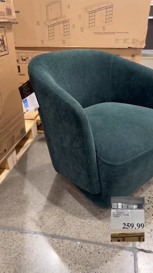 The Henredon Murphy Chair in this gorgeous green found at Costco! 💚✨
.
Clean lines, comfy seat — such a vibe for any living space.
.
#costco #costcodeals #costcofinds #henredon