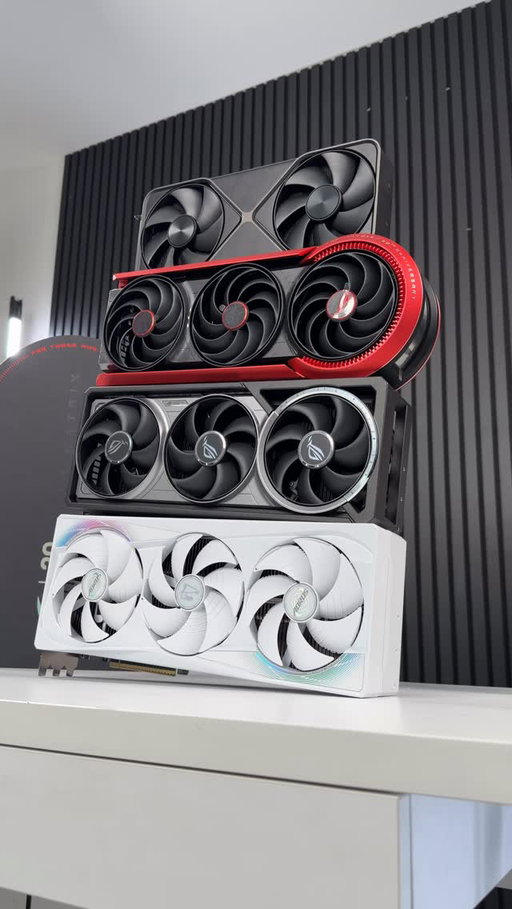 The ROG Matrix 30th anniversary card is in my hands! Absolute behemoth!

#matrix #rog #asus