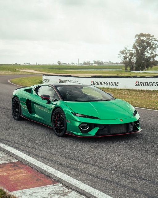 From performance to design, facts speak louder than words in Lamborghini Temerario. When you can count on a 920-horsepower, 10,000 rpm hybrid twin-turbo V8 and such essential and refined lines, everything else becomes superfluous. 

#Lamborghini #Temerario #YouCantHideWhoYouAre
_
Temerario: Combined fuel consumption [l/100km]: 11.2 Combined CO2 emissions [g/km]: 272 Combined power consumption [kWh/100km]: 26.8 Combined CO2 efficiency class: G Combined fuel consumption with discharged battery [l/100km]: 14.0 CO2 efficiency class with discharged battery: G