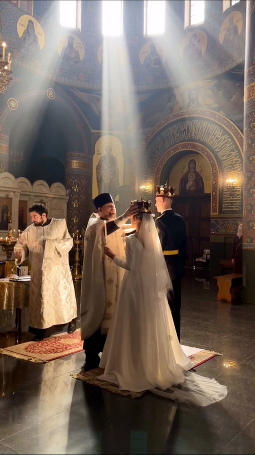 Orthodox wedding ☦️

#Christianity #Serbianorthodox #orthodoxchurch#Orthodox #orthodoxireland