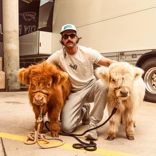 Cowboy as it gets….Blessed to be out here with some great folks. #weouthere #allmyrowdyfriends #countrymusic #damncountrymusictour #cowboyasitgets
