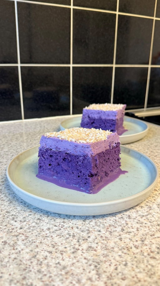 ube tres leches cake 🇵🇭

the full recipe is on ashbaber.com, there’s also a link in my bio :)

#ube #ubecake #baking #goodfood #dessert #baking