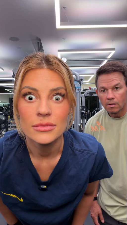 learned a new trick 😳👀 @markwahlberg