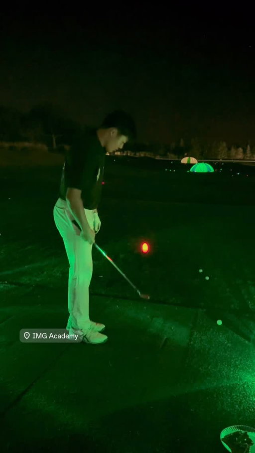 Dancing At The Glow Vibe Club
.
.
#img #golftrickshot #getlit #glowthegame #glowgolf