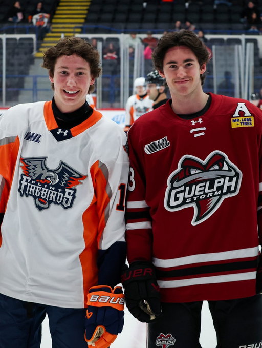 The brothers Beauchesne 🤝

Quinn and Carter Beauchesne square off tonight in Flint, as Carter makes his OHL debut for the Firebirds.

📸: @nshaver13