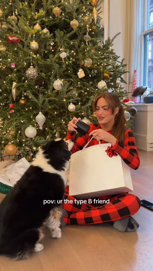 Girls’ night + Christmas movies = priorities. Everything else? Handled by Courier on Uber. @uber ❄️🎄#uberpartner