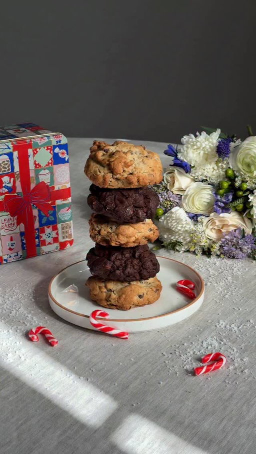Warm cookies from @levainbakery and cool winter florals. We think it’s the sweetest way to celebrate the season.