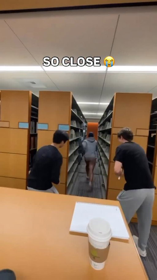 Would you play this game? 😆

(🎥: TT/schmookis)