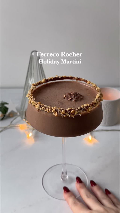 #ad This is your sign to blend up Ferrero Rocher holiday martinis for your Christmas party. 🎄

#martini #ferrerochermartini #chocolate #holiday #christmas #cocktails