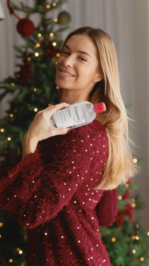 Holnaptól a kód: REGIPLUSZ10 ♥️ #hirdetés
A családunkban mindenki megtalálta már a kedvenc Bioderma termékét! Legyen szó fürdésről, sérült bőr ápolásáról, arctisztításról vagy fényvédelemről. Van, aki a nehezebb, olajosabb textúrákért rajong és van, aki a könnyed, géles változatok mellett teszi le a voksát. Ha nálatok is megvannak a már jól bevált kedvencek, akkor most jól figyelj! 
A Bioderma-val közösen holnaptól egy kuponkóddal szeretnénk meglepni titeket! A dermashop.hu oldalon jelenleg futó 25%-os promóción felül, a REGIPLUSZ10 kódommal +10%-ot  kaptok, így összesen 35% kedvezménnyel  tudjátok megvásárolni a kedvenc termékeiteket. Az akció három napig tart, december 12-től december 14. éjfélig. #bioderma #naos #atoderm @bioderma.hungary