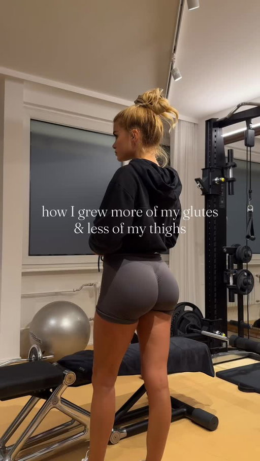 everybody has their own preferences, but mine is a bigger donkadonk and less quads 🫶🏼 as you know I’m currently BULKING & that’s why I pay extra attention to work out less of my thighs 🫡🤓 it’s working quite well I would say hoho. My go-to exercises: 

0. Food. Extra calories. 

1. Booty Activation with an elastic Booty Band BEFORE EVERY LEG DAY. Need to make sure the glutes are properly activated & the mind-muscle connection is on point! This will help with all the heavy exercises afterwards. I honestly never ever start without it. E.g. my „12min Booty Pump“ or „10min Hard Butt Worth It“ on yt 

2. Glute Bridges / Hip Thrusts: with a barbell & heavy weights (I go up to 105kg)

3. Stiff Deadlifts: barbell or dumbbells. I usually do 50kg (if it’s too heavy, I tend to lose my mind-muscle connection) 

4. Hyperextensions: to build the upper part of the shelf. I usually use 20-26kg 

5. Kickbacks ON A BENCH: I feel this variation the best in my glutes. I personally don’t like the standing ones. 

6. BURNOUT with a Booty Band. Again following my yt workouts (10min Bombastic Booty, 12min Side Booty, …) - hating myself at this point and questioning my life but(t) it’s indeed so worth it 🥵