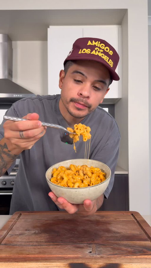 Mac & Cheese in 60 Secs #macandcheese #macandcheeserecipe #easyrecipe #quickrecipe #homemadefastfood