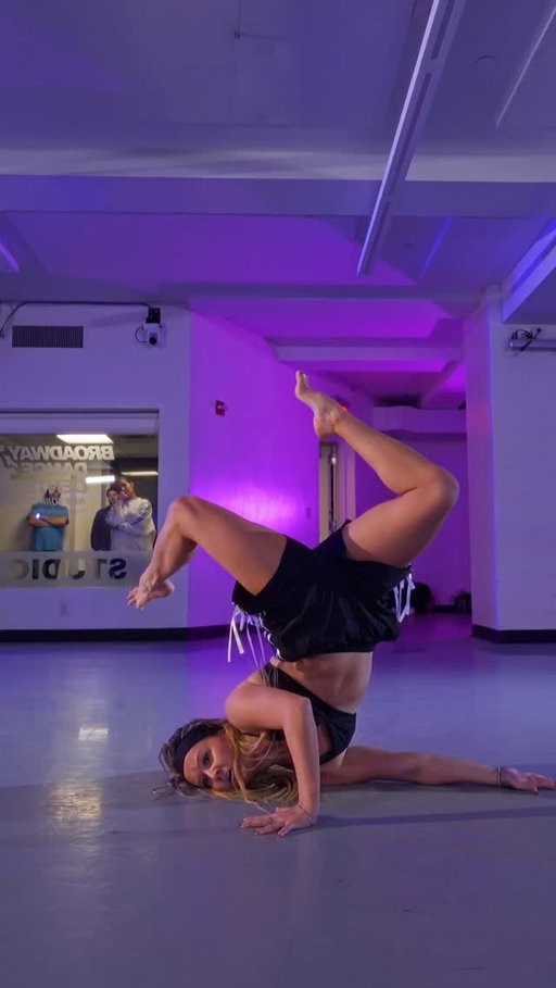 Bestie girl, best night + my fav place. I’ll see you soon, @bdcnyc 

💃🏼: @natalie_minns 
📍: @bdcnyc 
🎶: @chandlerleighton 
🎥: @jayplayimagery 
🧠: #giannamartellochoreography 

#dance #dancer #nycdancers #dancersofinstagram #broadwaydancecenter #bdcnyc #bdcinspires #explorepage #reels #reelsig #lyricaldance