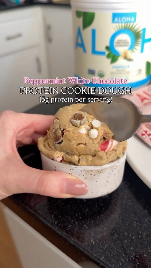 PEPPERMINT WHITE CHOCOLATE PROTEIN COOKIE DOUGH packs 15g of protein per serving! it’s also totally gluten-free, vegan, and made with just 6 simple ingredients. featuring Aloha’s vanilla plant-based protein powder plus their limited-edition peppermint white chocolate protein bar for even MORE protein! it tastes like a delicious holiday sweet treat… but is loaded with protein. 😉 here’s how to make it:

½ cup almond flour
½ cup Aloha Vanilla Protein Powder
3 tablespoons maple syrup, or any liquid sweetener
3 tablespoons melted coconut oil, or melted butter
½ teaspoon peppermint extract
1 Aloha Peppermint White Chocolate Protein Bar, chopped into small pieces
 
1. Add all ingredients except the peppermint white chocolate protein bar into a bowl. Stir to combine, then add in the chopped peppermint white chocolate protein bar pieces and either enjoy right away or store in the fridge for up to 5 days.

#plantbased #plantpowered #healthyrecipes #healthyliving #healthyfoods #glutenfreedairyfree #proteinrecipes #protein #vegan #vegandesserts #snacks #healthysnacks #snackrecipes #nobake #proteinsnacks