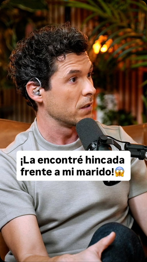 ¿Te imaginas volver de la iglesia… y encontrarte a tu trabajadora doméstica hincada frente a tu marido? …y no rezando justamente😱 No te pierdas el episodio completo en tu plataforma de podcast favorita.