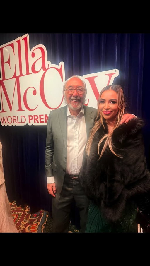 I got to attend the beautiful world premiere of Ella McCay directed by the great James L. Brooks 🥰 🎥 What a heartfelt & family relatable movie filled with love, laughter and moments of self reflection ❤️ 🎬 Thank you @20thcenturystudios @disney & @arenasgroupofficial for the invite I got to bring my mommy too ❤️ Ella McCay is out in movie theaters December 12! Go watch this amazing story with an amazing cast like Jamie Lee Curtis, Woody Harrelson, Emma Mackey & more! 👏👏🤗❤️❤️🎬🎥

Dress by @babeyond_official 

#ellamccaymovie #disney #20thcenturyfox