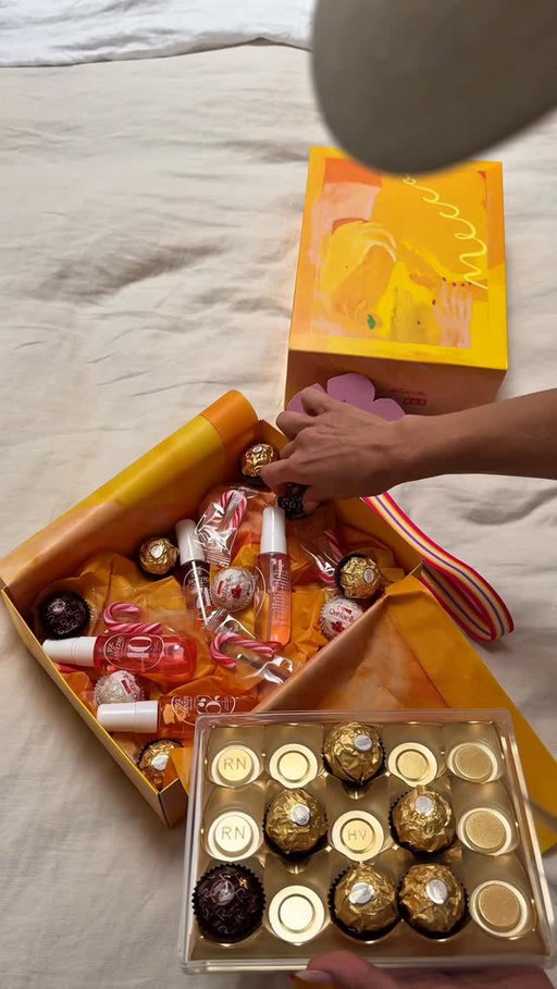 I wasn’t going to share this but when I posted on stories that I was teacher shopping, the feedback was an overwhelming SHOW US response. 

Here is the little box I put together for the group of teachers, along with a seperate gift we got Malakai’s main teachers. 

Malakai goes to daycare 2 days a week and the teachers have been so incredible easing our introverted, caring little soul into the classroom🙏🏼💕