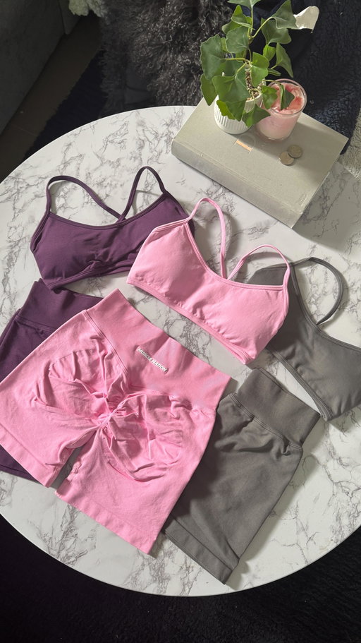 🩷💜🩶 3 new colourways?!! Must be dreaming 🥰 THANK YOU @musclenation for the new #MNSculptseamless drop 🩷💜🩶 WHICH ONE THOOO?!! 

Use code FASFFY for 10% off 💝 #musclenation
