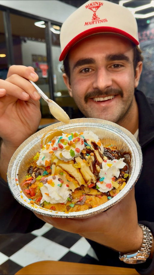 Mesa… who let a cookie bar be this good? Fresh dough, your toppings, five minutes in the oven. Dangerous. @thekindcookiesbar 

📍 321 W McKellips Rd #108, Mesa, AZ 85201 #arizona #mesaarizona #phoenix #cookies #pazookie #scottsdaleaz #azfoodie #reels #desserts