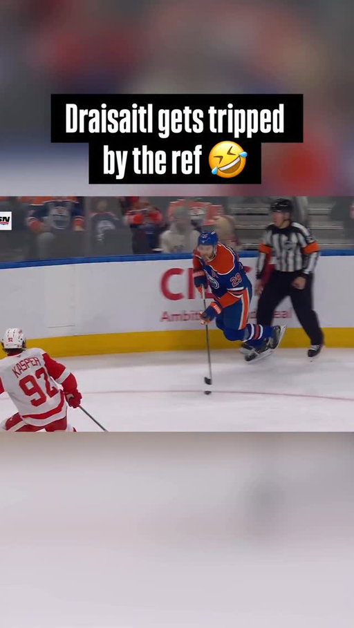 Little bit of a tumble because of the referee 😅 - 🎥: @sportsnet 

#hockey #nhl #oilers #edmontonoilers #oilersnation