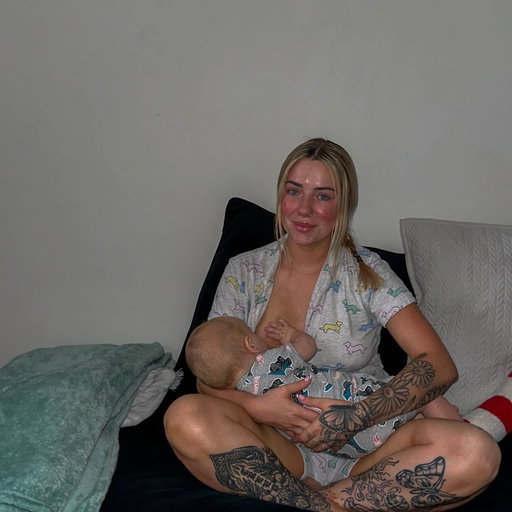 over a year of breastfeeding my littlest love 🖤 
i found breastfeeding incredibly hard with my first son and barely lasted a week. this time i gave it all my best and now we’re over a year of breastfeeding! such a hard and magical experience x