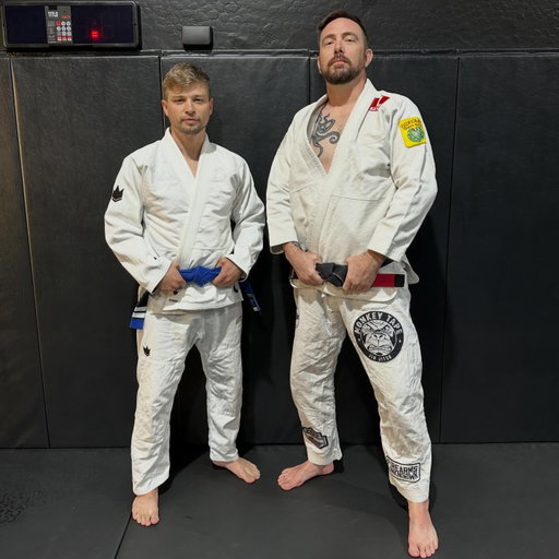 Hard rounds. No noise.
Thanks for the great month!
“Master the dish before you add salt.”
@pesadelo_bjj #oss 🙏🏼🥋⬛️🟦👊🏻

#bjj #bjjlife 
#lovelove
#TheEastVanKid
✌🏻