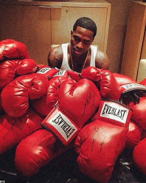 Drop is live now! Link in bio while stock lasts.
-
-
-
#boxing #boxeo #championmindset