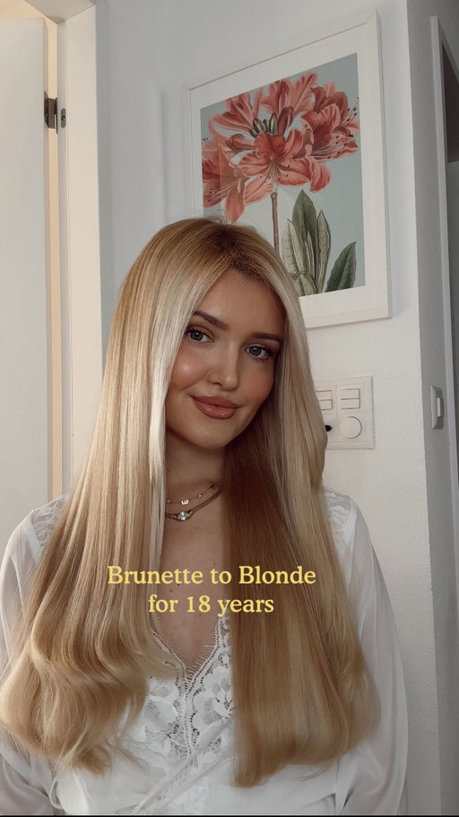 AD 18 years blonde (from brunette!) …no split ends, zero damage, all shine ✨
Here are my 3 secrets:

1️⃣ I trim my ends every 2–3 months at home . Non-negotiable for healthy growth.
2️⃣ Once I reached my perfect blonde, I only dye my roots never the full length again.
3️⃣ My holy-grail repair routine:
• FromLabs Protein Capsule Hair Repair Treatment
• + @fromlabs_global Hair Treatment Booster Powder (intensive keratin care)

I mix them, apply to my hair, wrap it in a small plastic bag, and warm it gently with a blow-dryer on low heat for a few minutes.
Blondes with bleach, keep it to 3–4 minutes! I leave it on for 5 and it’s perfect.
Then rinse, dry… and prepare to be amazed❤️